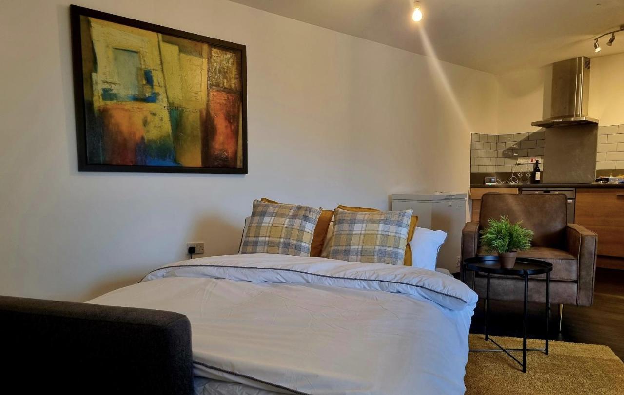 Spacious London Apartment 5 Min Walk To Leytonstone Underground Station And 5 Stops To Zone 1 Bagian luar foto