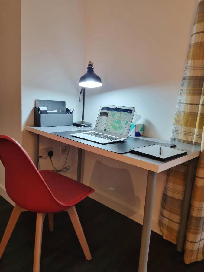 Spacious London Apartment 5 Min Walk To Leytonstone Underground Station And 5 Stops To Zone 1 Bagian luar foto
